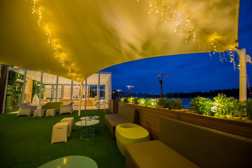 Mega View Hotel Куантан Экстерьер фото
