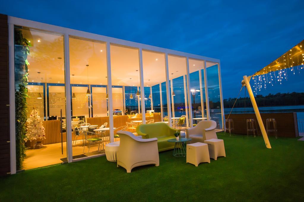 Mega View Hotel Куантан Экстерьер фото
